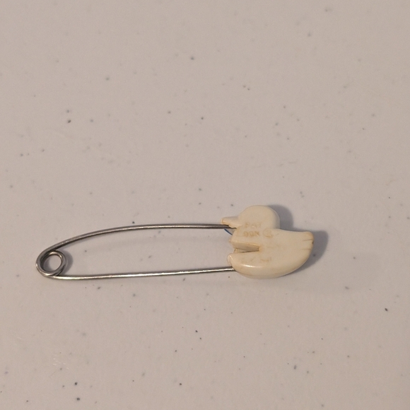 Vintage Pin - Picture 2 of 2